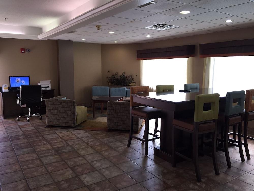 Spark By Hilton Wytheville East Main Street Bagian luar foto