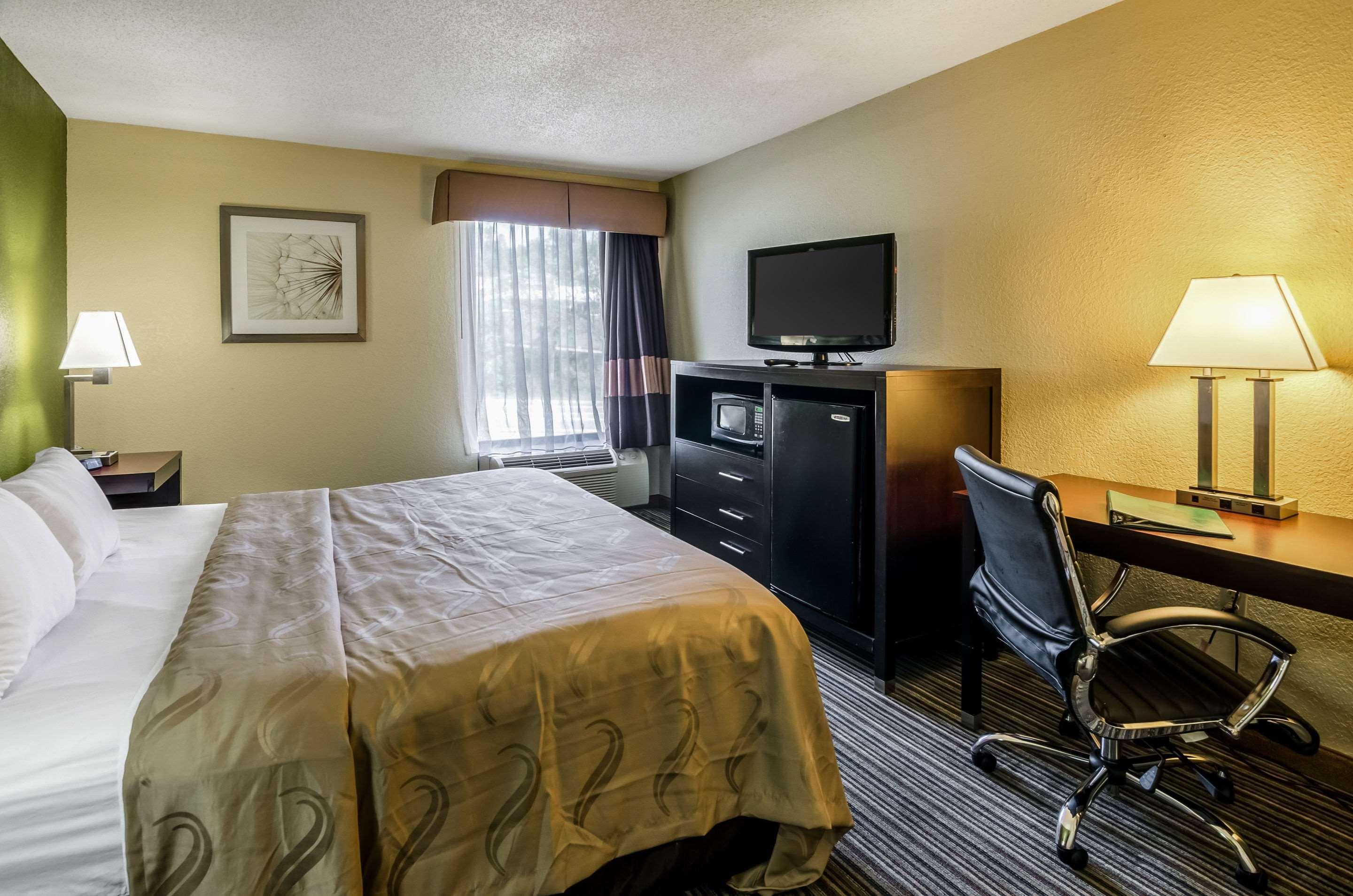Spark By Hilton Wytheville East Main Street Bagian luar foto