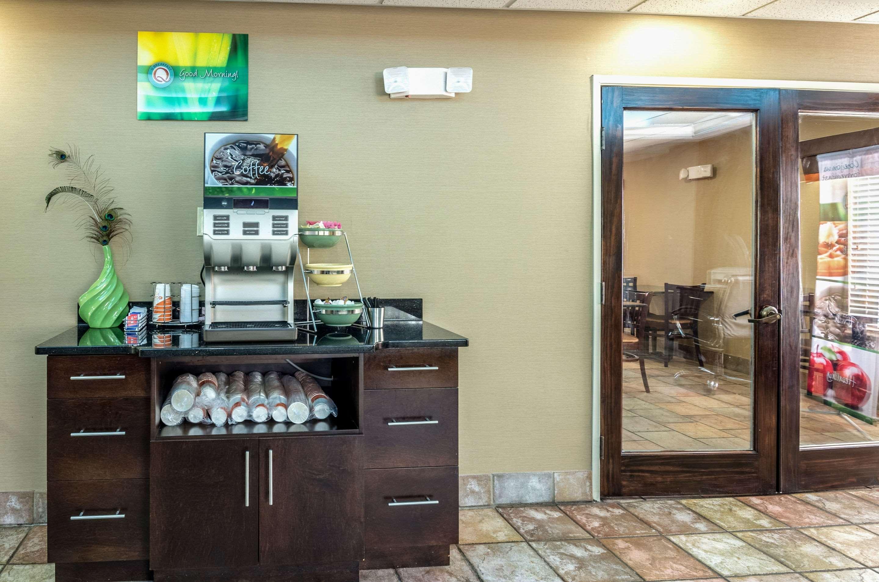Spark By Hilton Wytheville East Main Street Bagian luar foto