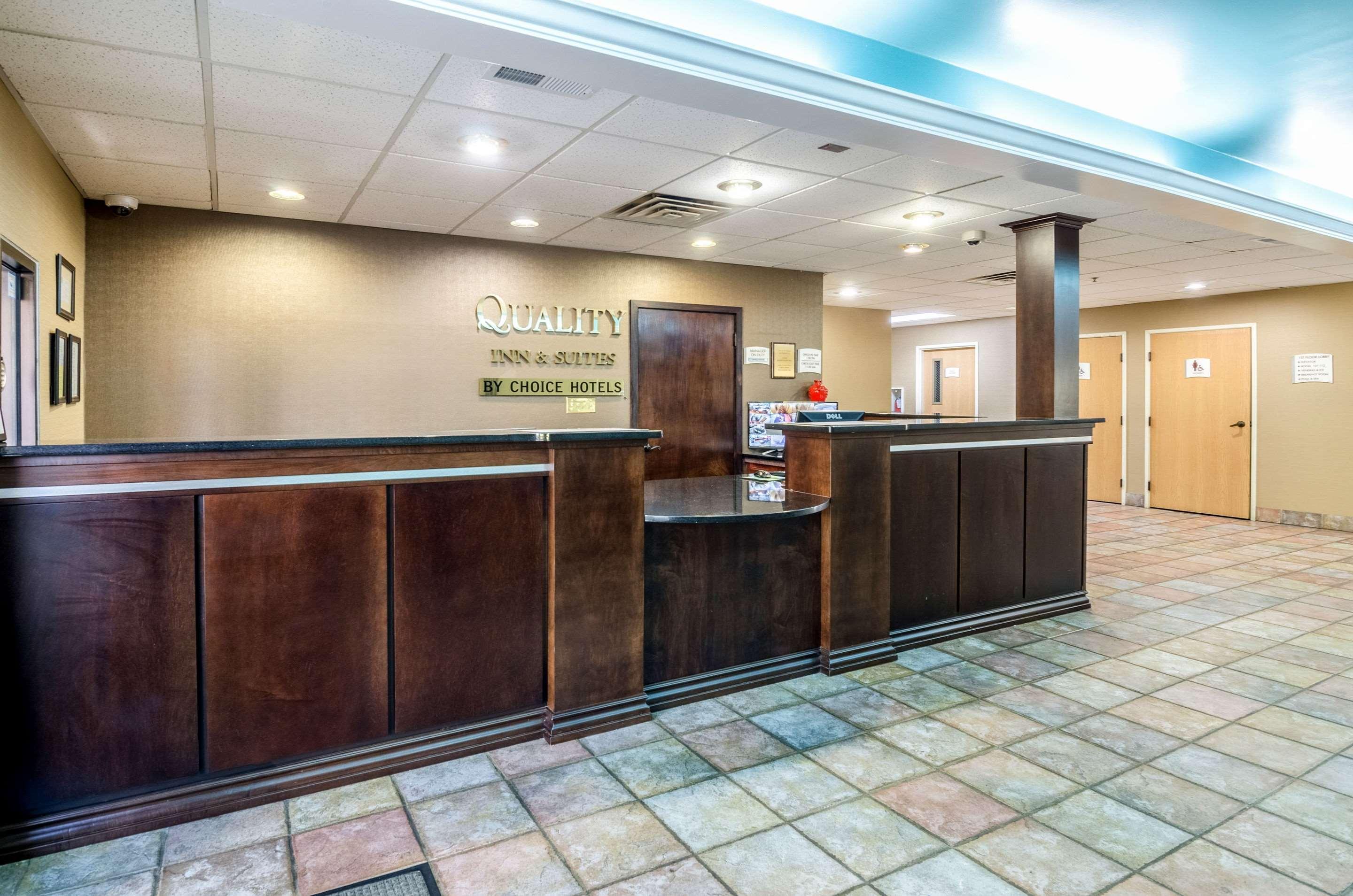 Spark By Hilton Wytheville East Main Street Bagian luar foto