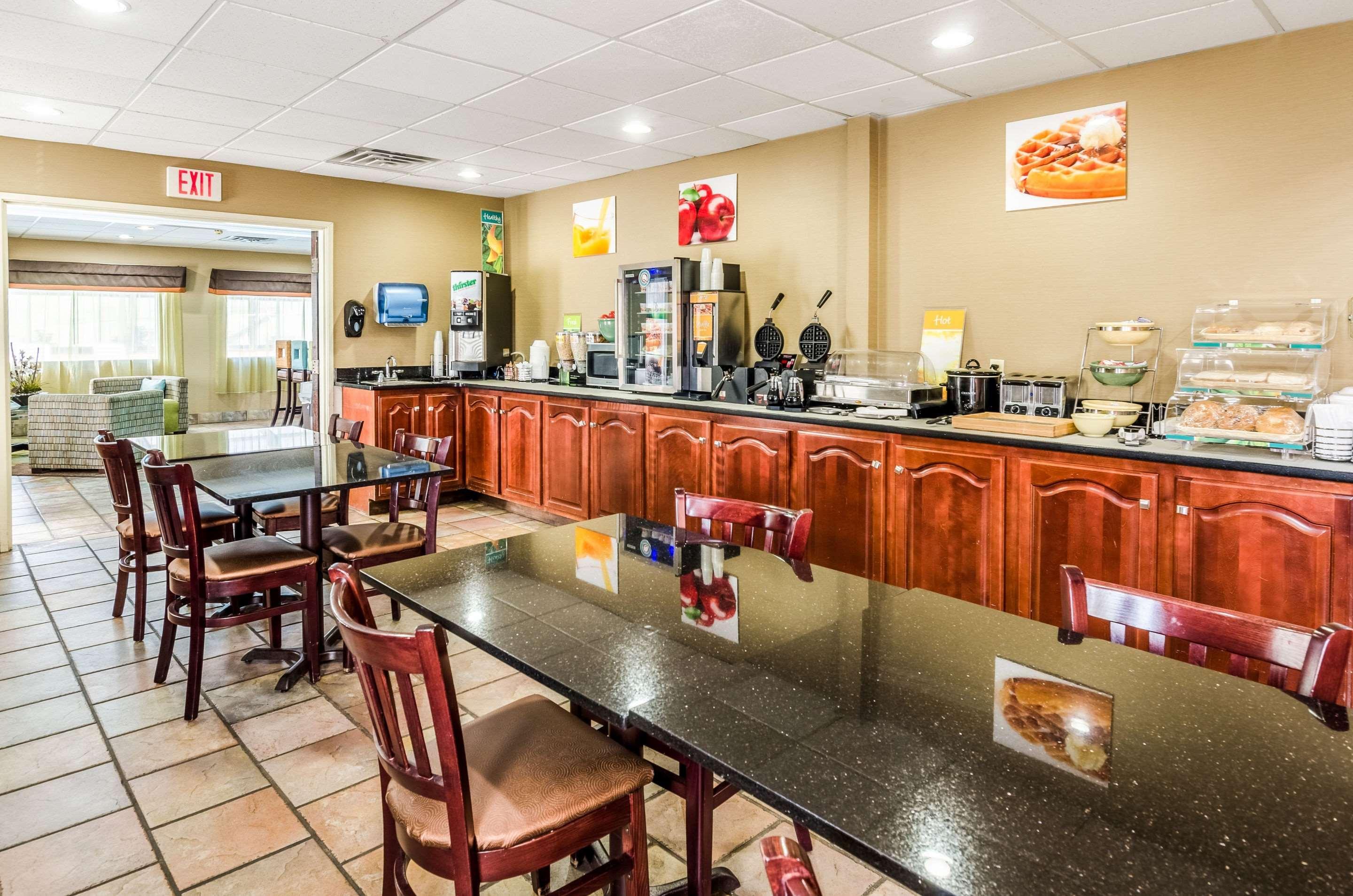 Spark By Hilton Wytheville East Main Street Bagian luar foto
