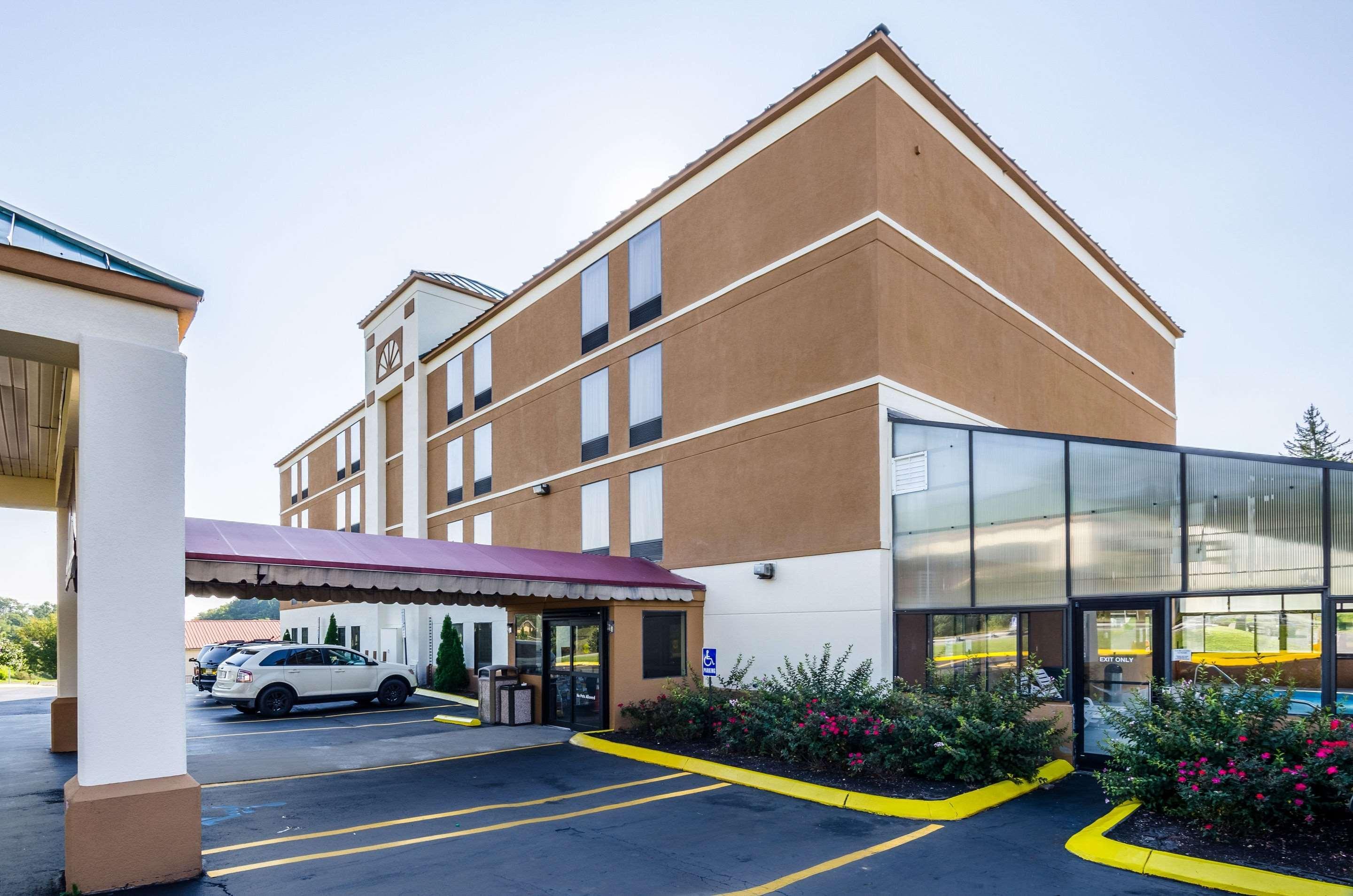 Spark By Hilton Wytheville East Main Street Bagian luar foto