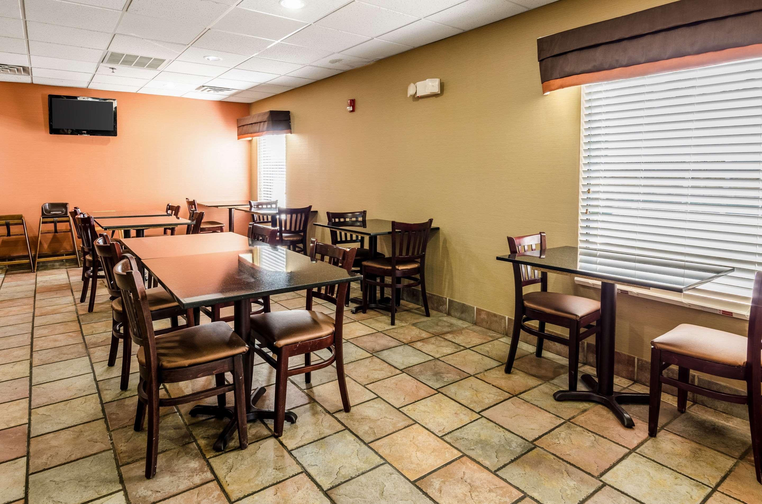Spark By Hilton Wytheville East Main Street Bagian luar foto
