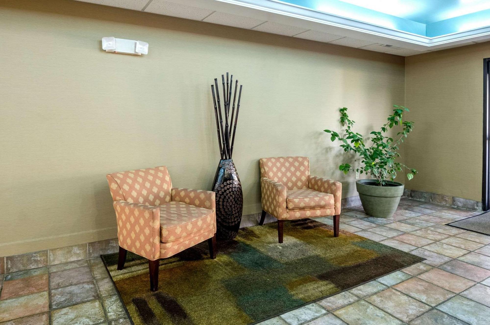 Spark By Hilton Wytheville East Main Street Bagian luar foto
