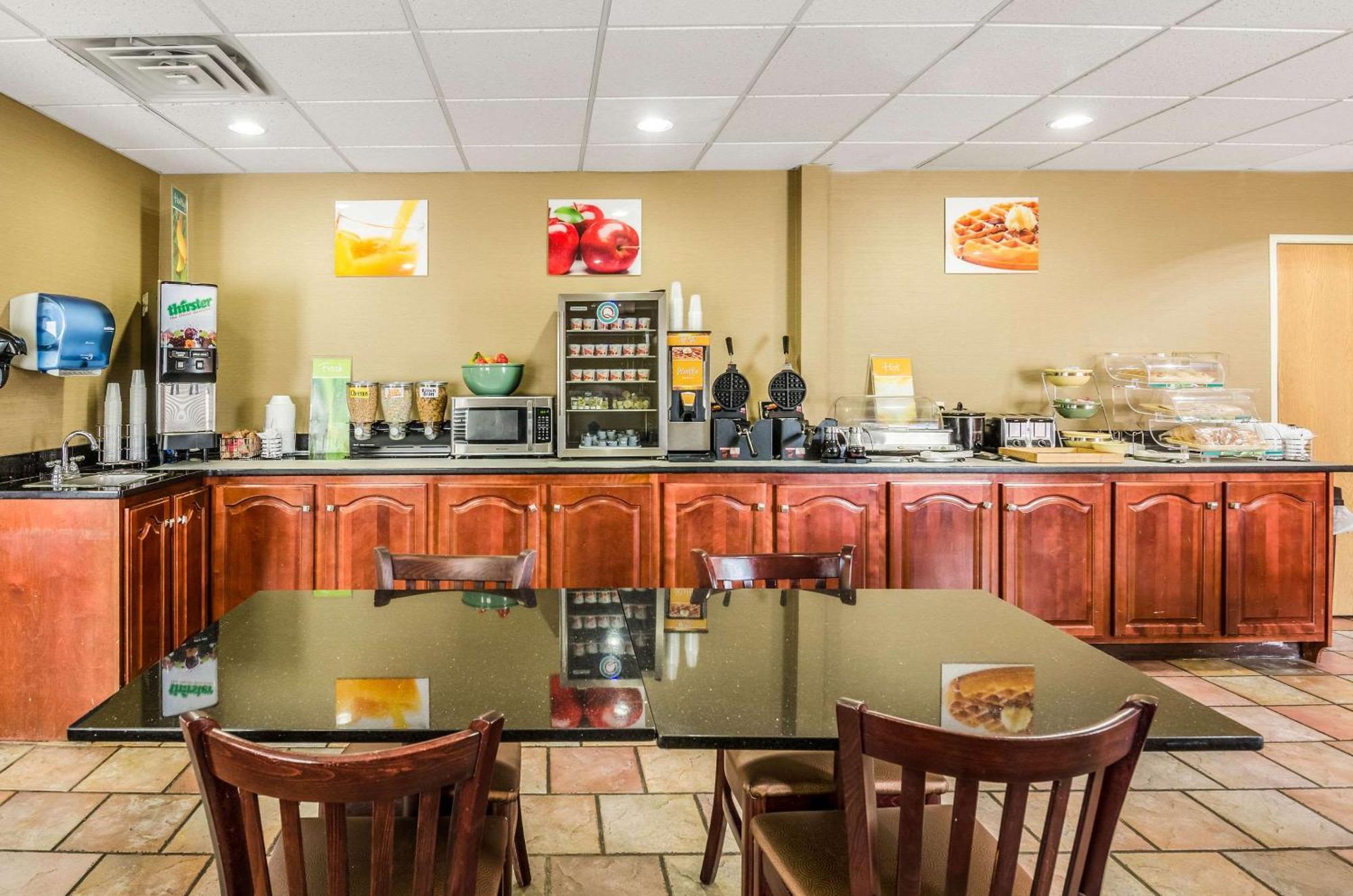 Spark By Hilton Wytheville East Main Street Bagian luar foto