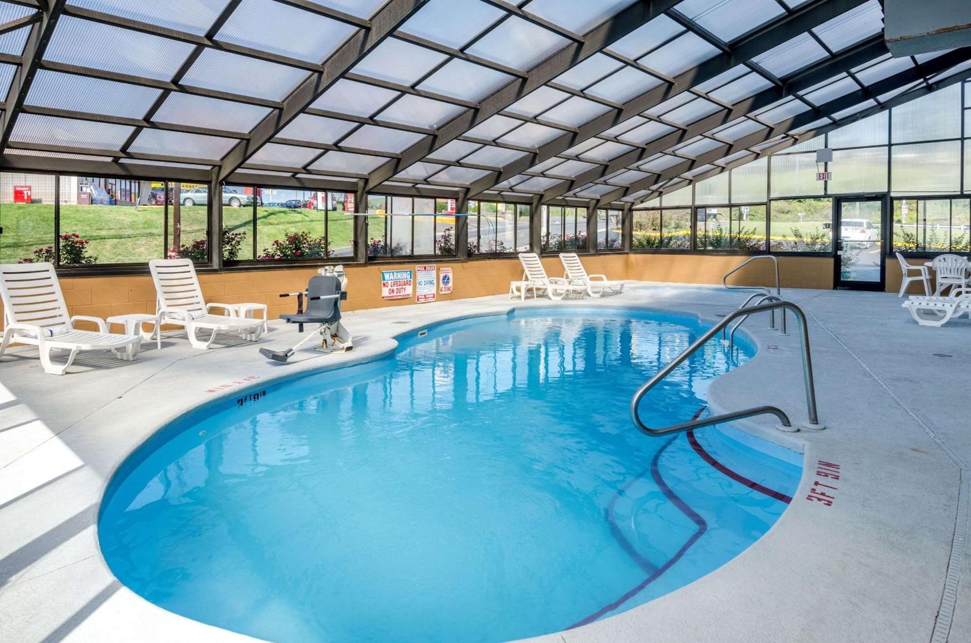Spark By Hilton Wytheville East Main Street Bagian luar foto