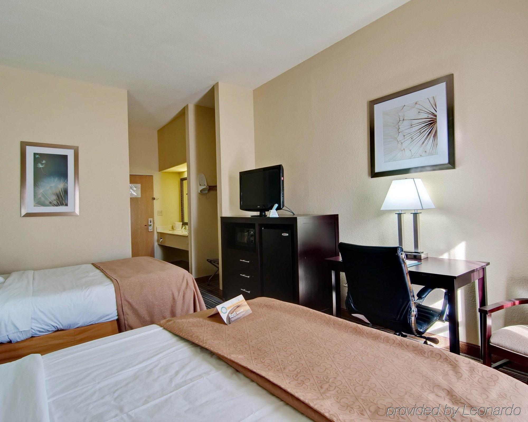 Spark By Hilton Wytheville East Main Street Bagian luar foto