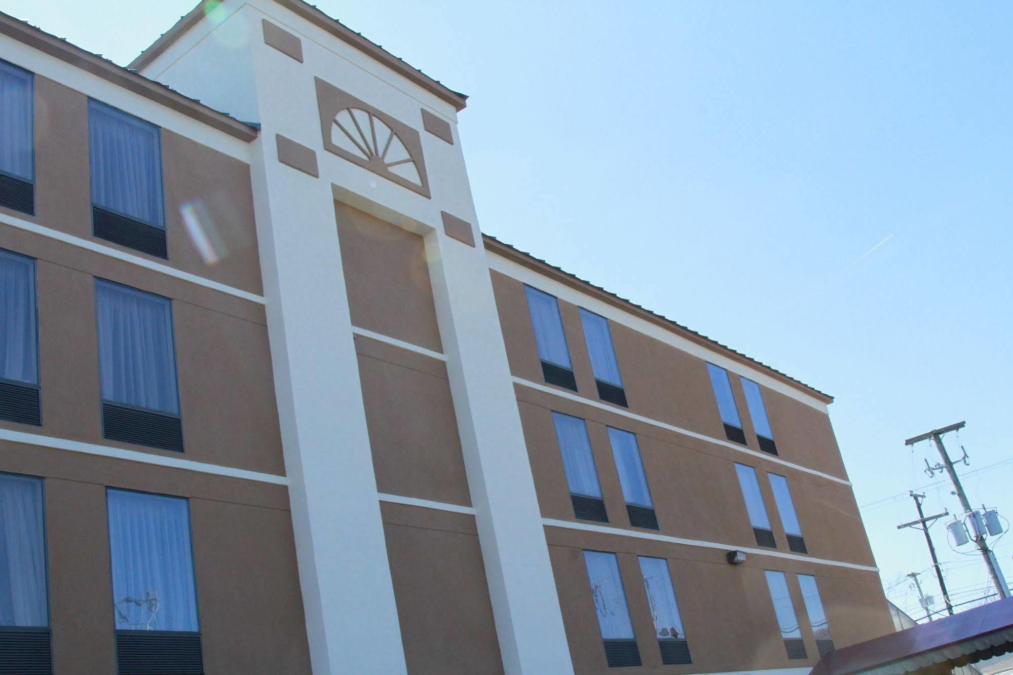 Spark By Hilton Wytheville East Main Street Bagian luar foto
