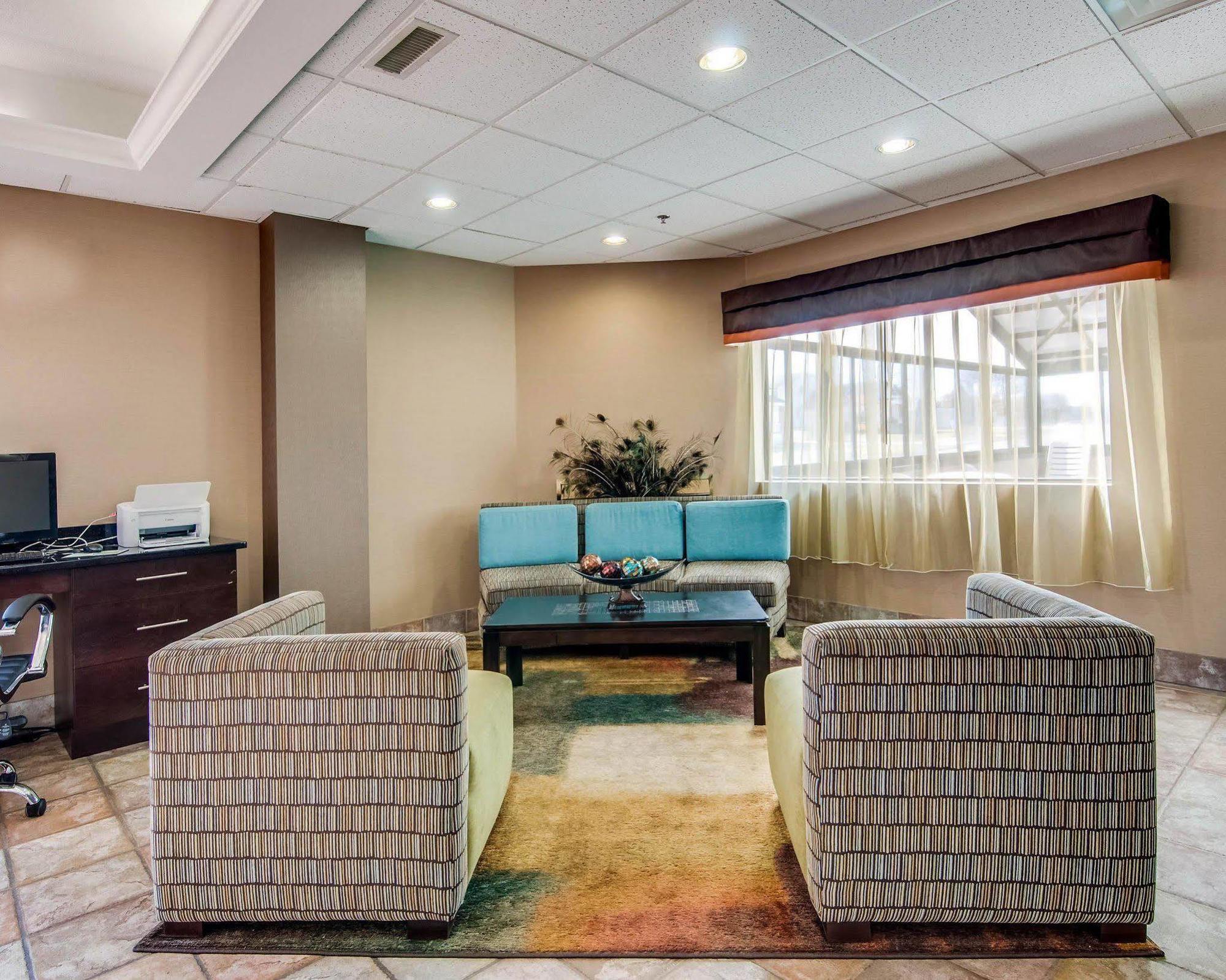 Spark By Hilton Wytheville East Main Street Bagian luar foto